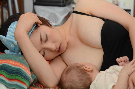 Голая грудь фото сисек